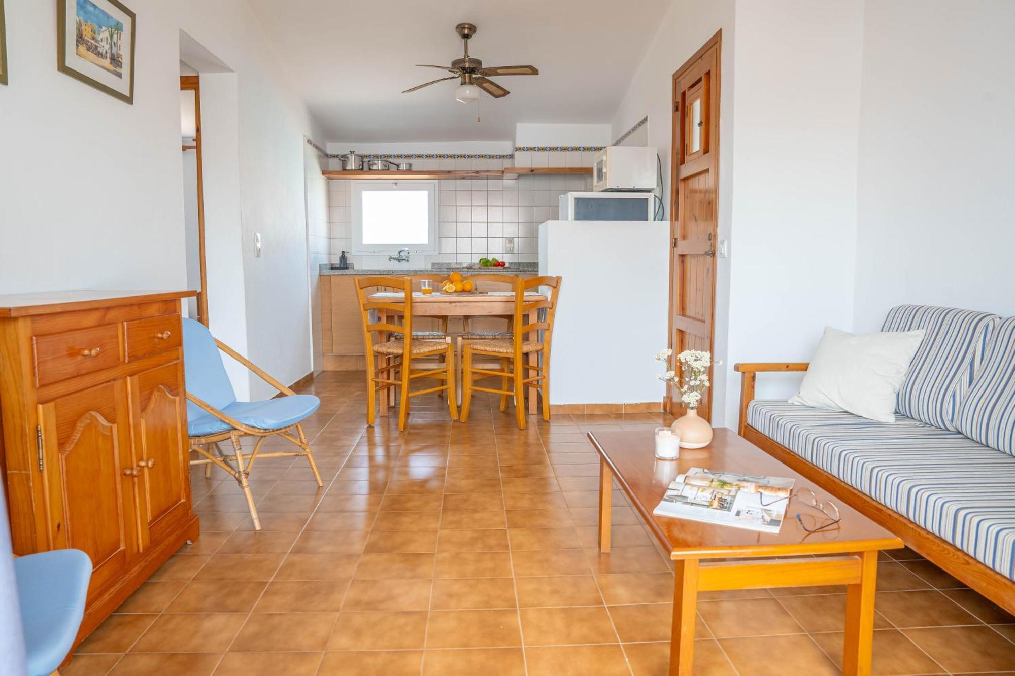 Apartamentos Sa Caleta Exterior photo